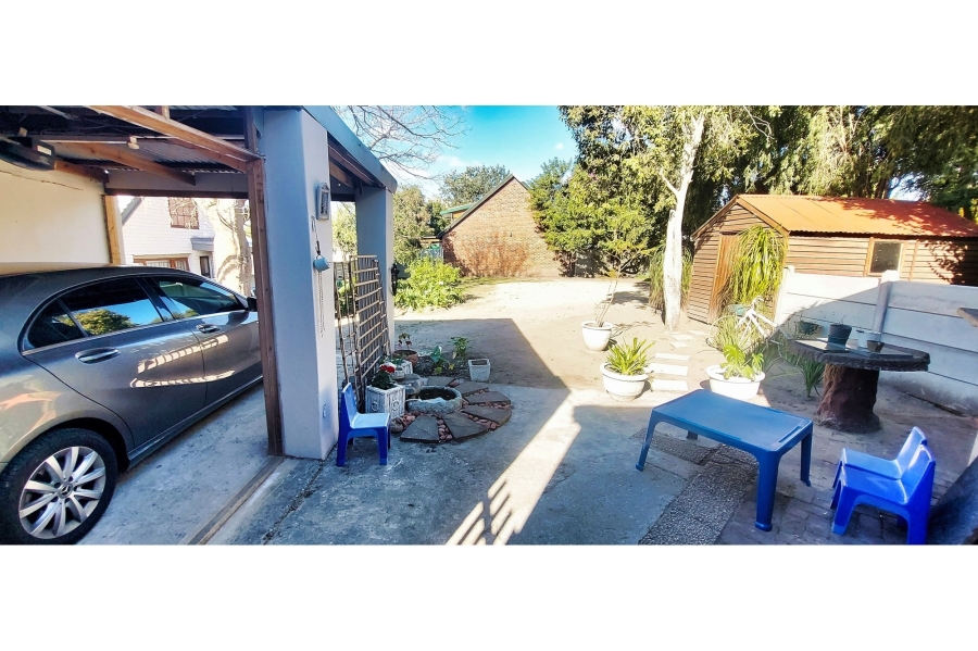 4 Bedroom Property for Sale in Bodorp Western Cape